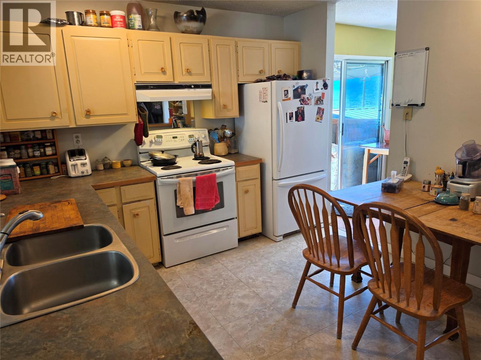 506 Delbruck Street, Nelson, British Columbia  V1L 5L6 - Photo 5 - 10386599