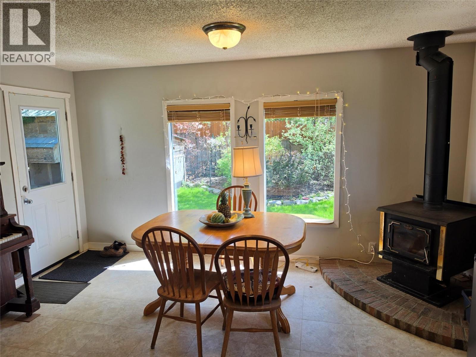 506 Delbruck Street, Nelson, British Columbia  V1L 5L6 - Photo 6 - 10386599
