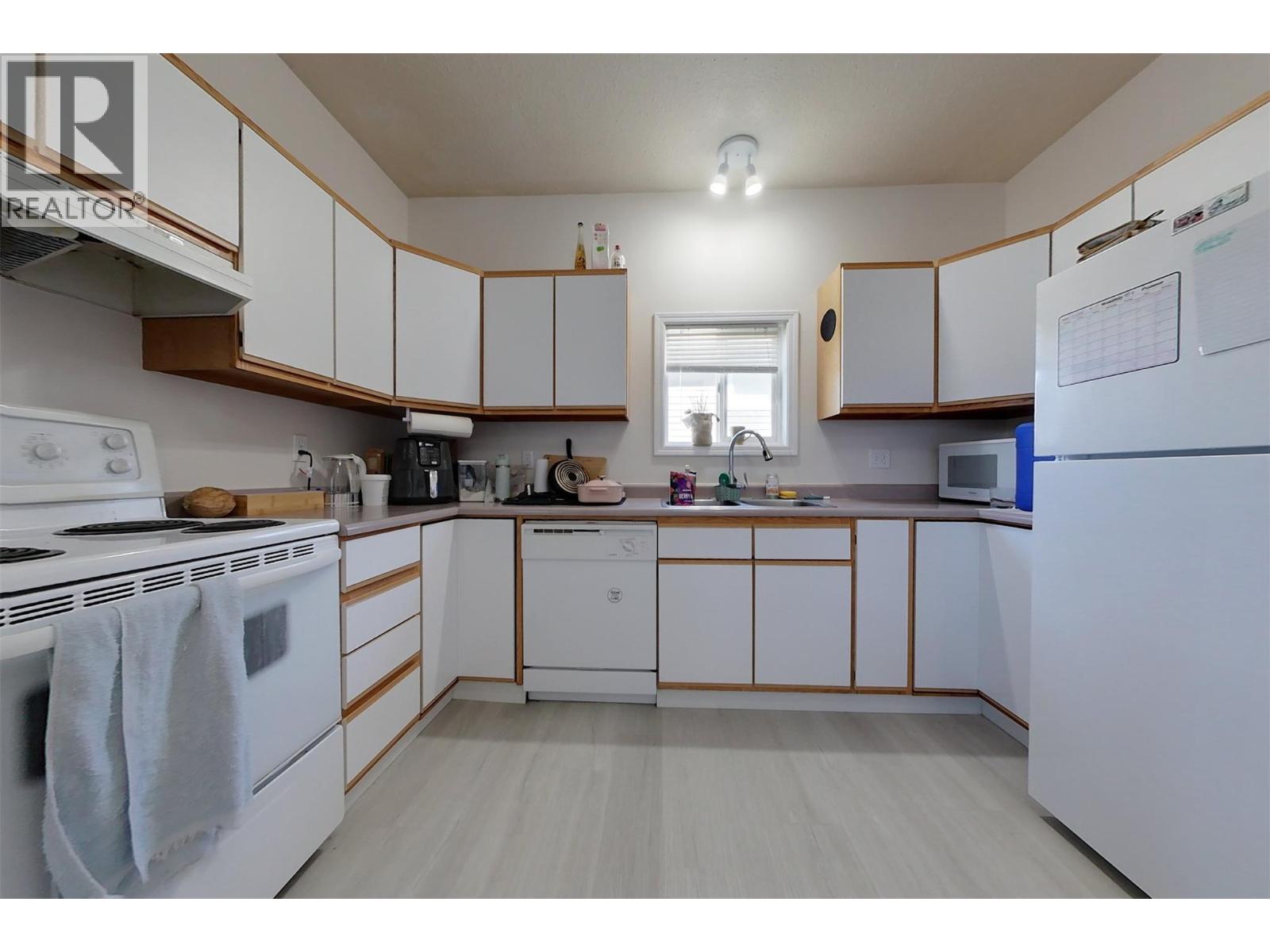 235 10th Avenue S, Cranbrook, British Columbia  V1C 2N3 - Photo 3 - 10387305