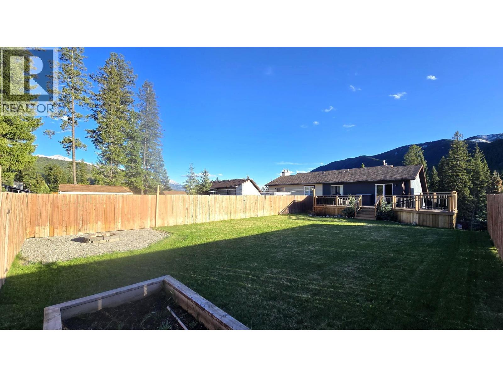 28 Cassiar Drive, Elkford, British Columbia  V0B 1H0 - Photo 32 - 10386214