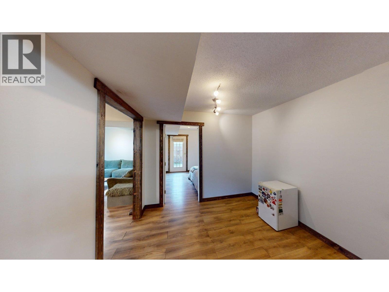 28 Cassiar Drive, Elkford, British Columbia  V0B 1H0 - Photo 9 - 10386214