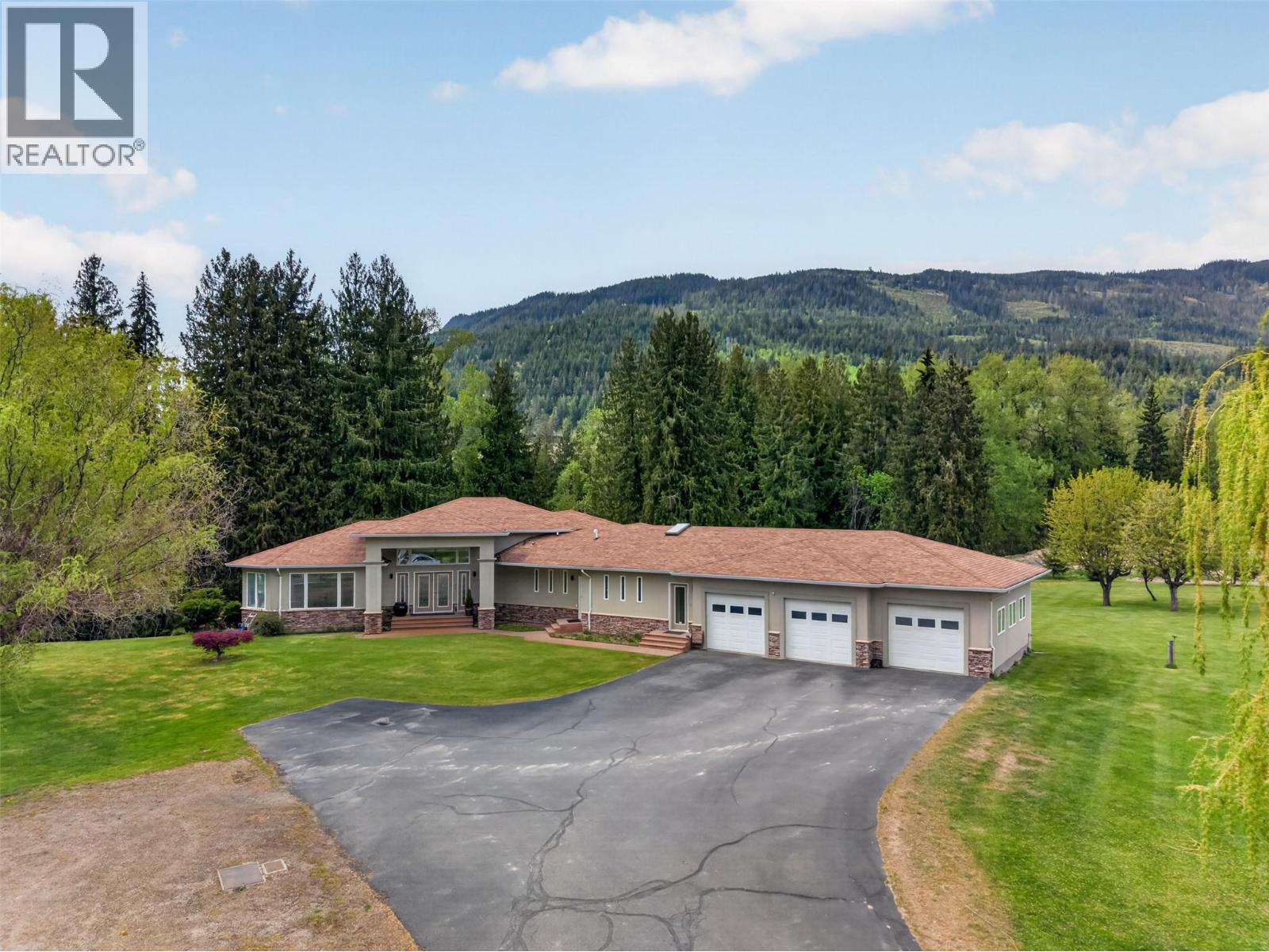 1200 Trans Canada Highway, Sicamous, British Columbia  V0E 2V0 - Photo 27 - 10386801