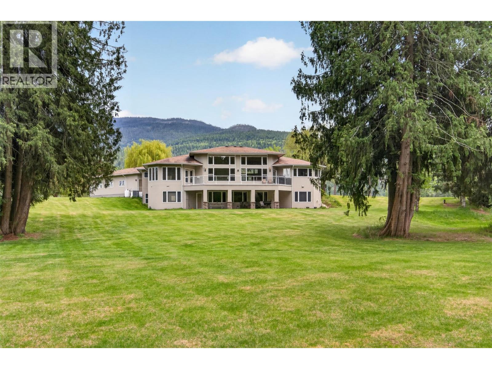 1200 Trans Canada Highway, Sicamous, British Columbia  V0E 2V0 - Photo 3 - 10386801