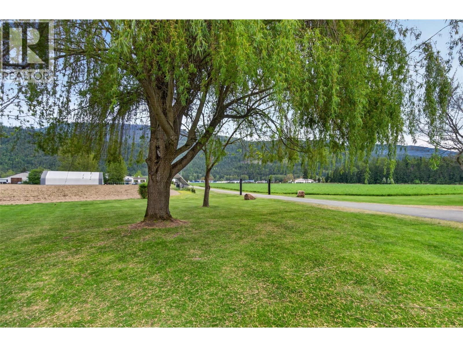 1200 Trans Canada Highway, Sicamous, British Columbia  V0E 2V0 - Photo 32 - 10386801