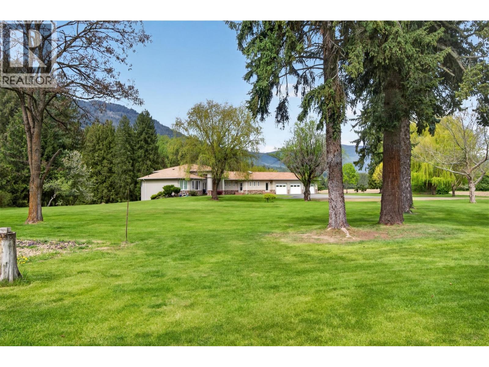 1200 Trans Canada Highway, Sicamous, British Columbia  V0E 2V0 - Photo 33 - 10386801