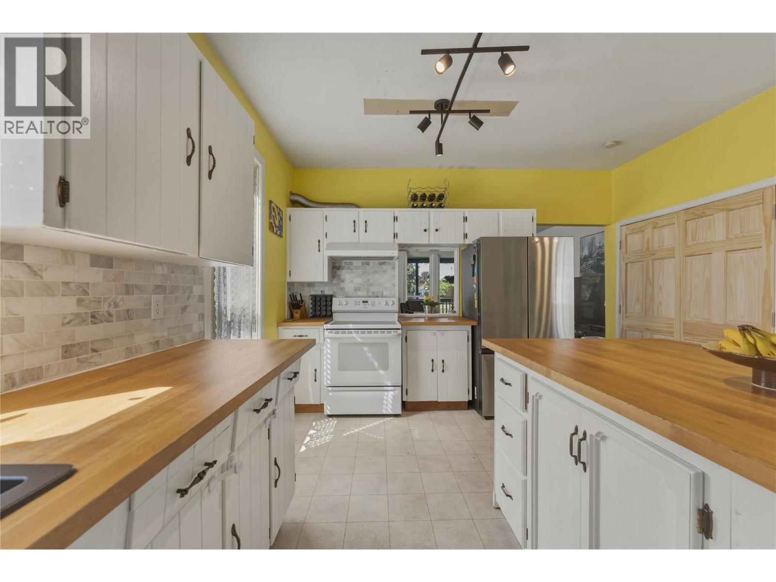 2355 Rosedale Avenue, Armstrong, British Columbia  V4Y 0B5 - Photo 12 - 10387289