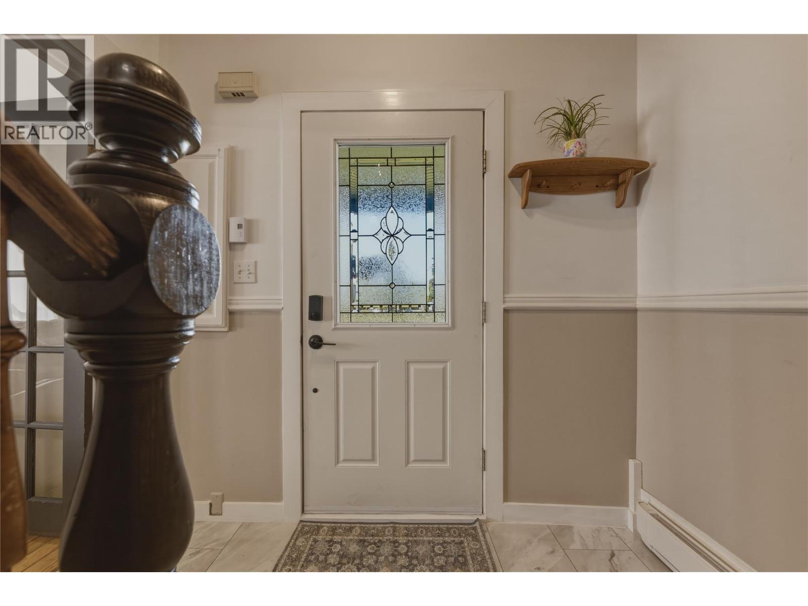 2355 Rosedale Avenue, Armstrong, British Columbia  V4Y 0B5 - Photo 2 - 10387289