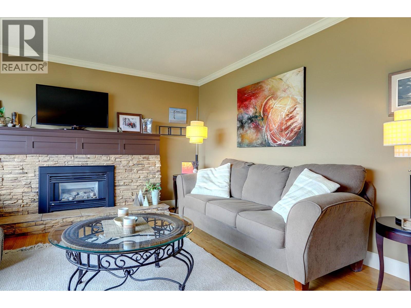 8308 Kalview Drive, Coldstream, British Columbia  V1B 1W7 - Photo 5 - 10386741