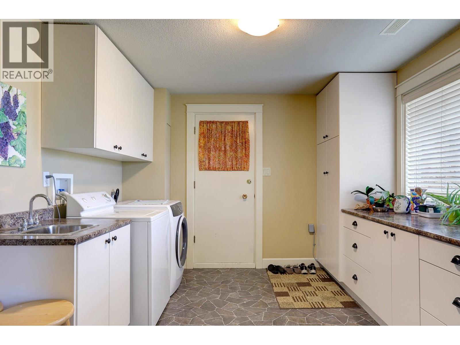 8308 Kalview Drive, Coldstream, British Columbia  V1B 1W7 - Photo 64 - 10386741