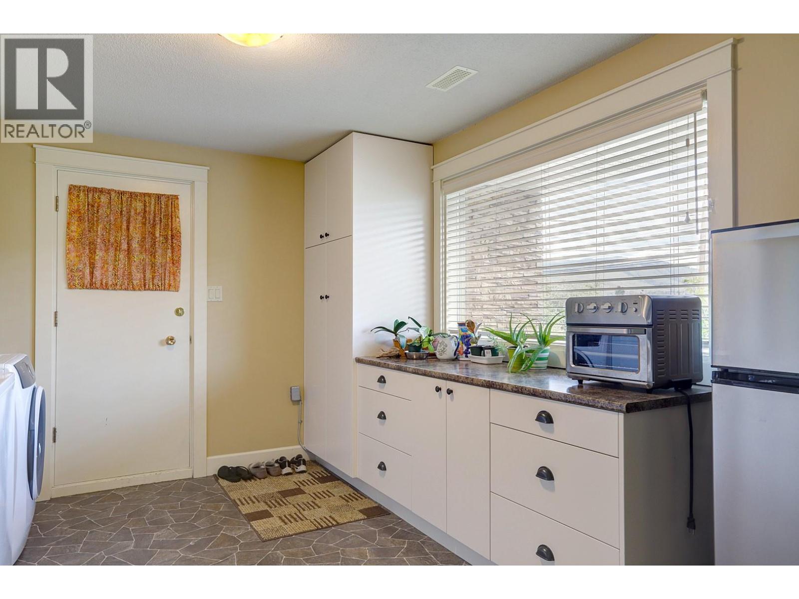 8308 Kalview Drive, Coldstream, British Columbia  V1B 1W7 - Photo 65 - 10386741