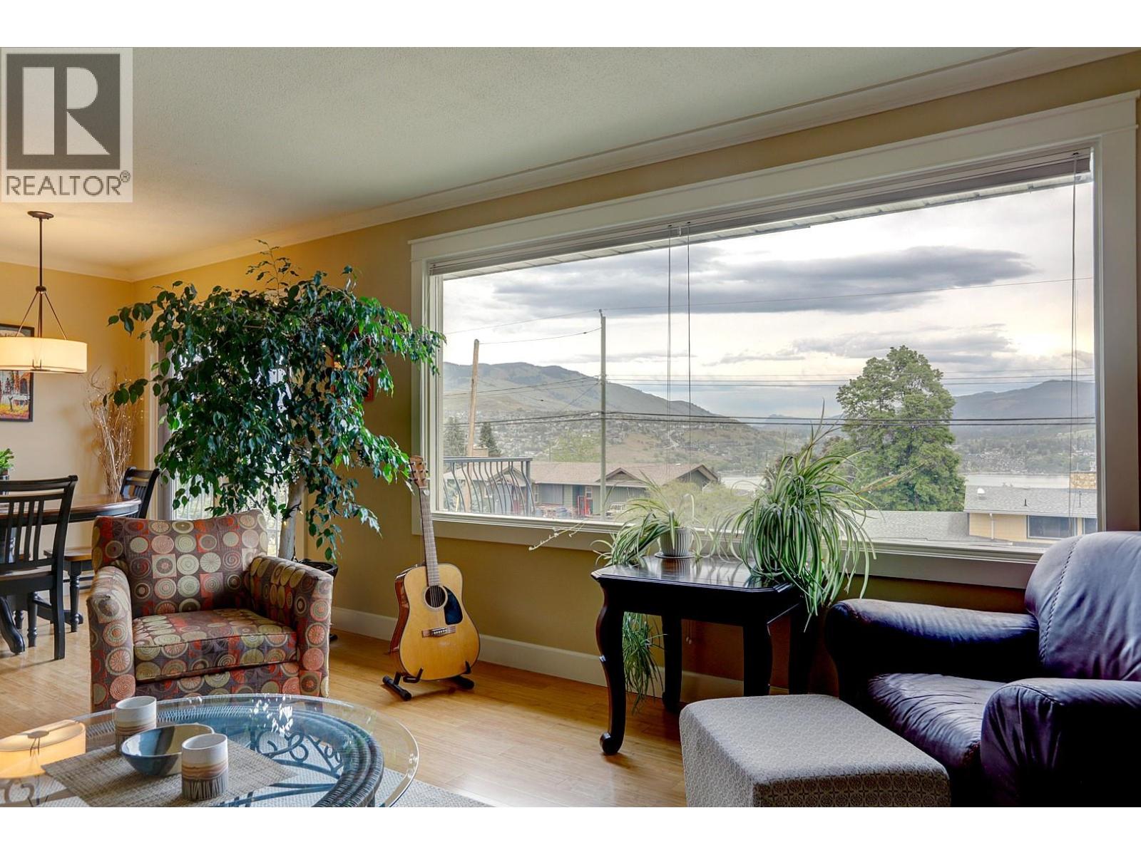 8308 Kalview Drive, Coldstream, British Columbia  V1B 1W7 - Photo 8 - 10386741