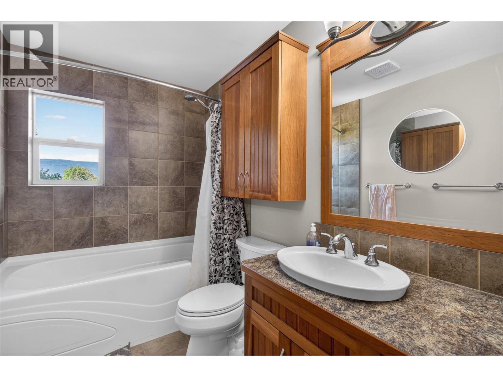 3180 28th Avenue Ne, Salmon Arm, British Columbia  V1E 3G1 - Photo 19 - 10387194