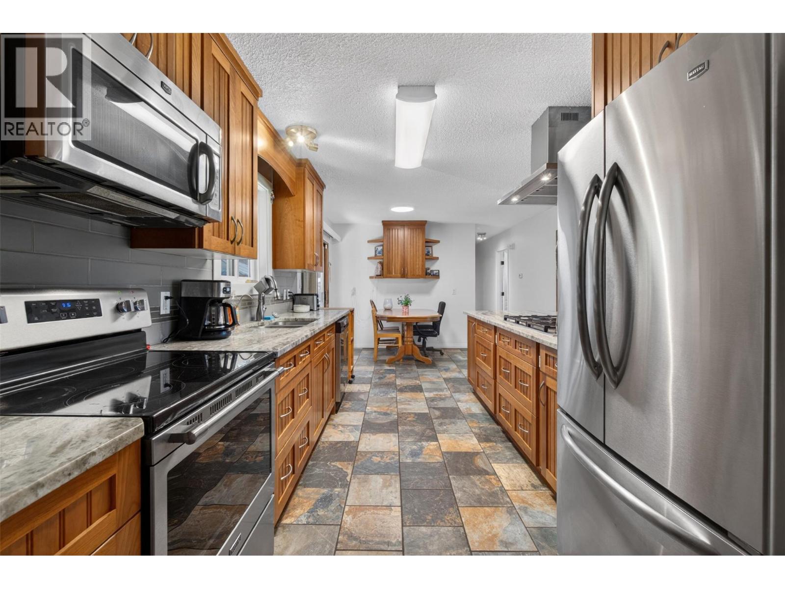 3180 28th Avenue Ne, Salmon Arm, British Columbia  V1E 3G1 - Photo 5 - 10387194