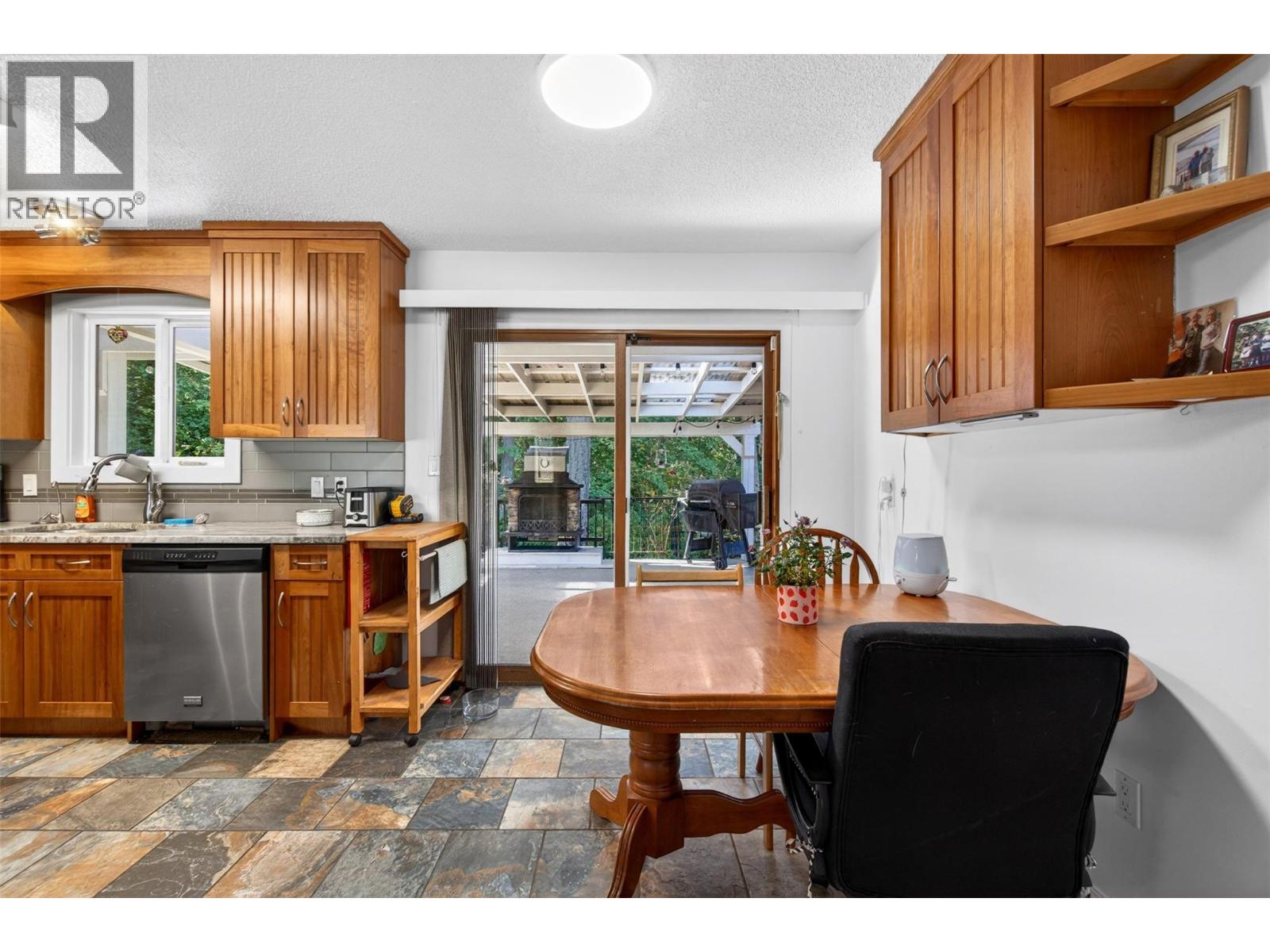 3180 28th Avenue Ne, Salmon Arm, British Columbia  V1E 3G1 - Photo 8 - 10387194