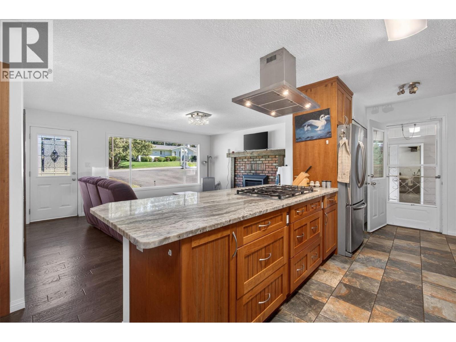 3180 28th Avenue Ne, Salmon Arm, British Columbia  V1E 3G1 - Photo 9 - 10387194