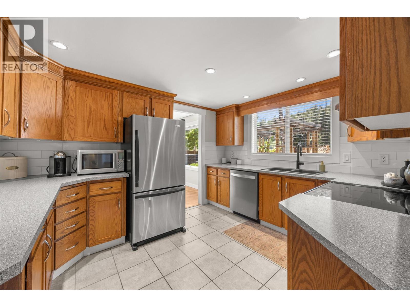 1018 West Kelowna Road, West Kelowna, British Columbia  V1Z 3B7 - Photo 8 - 10386605