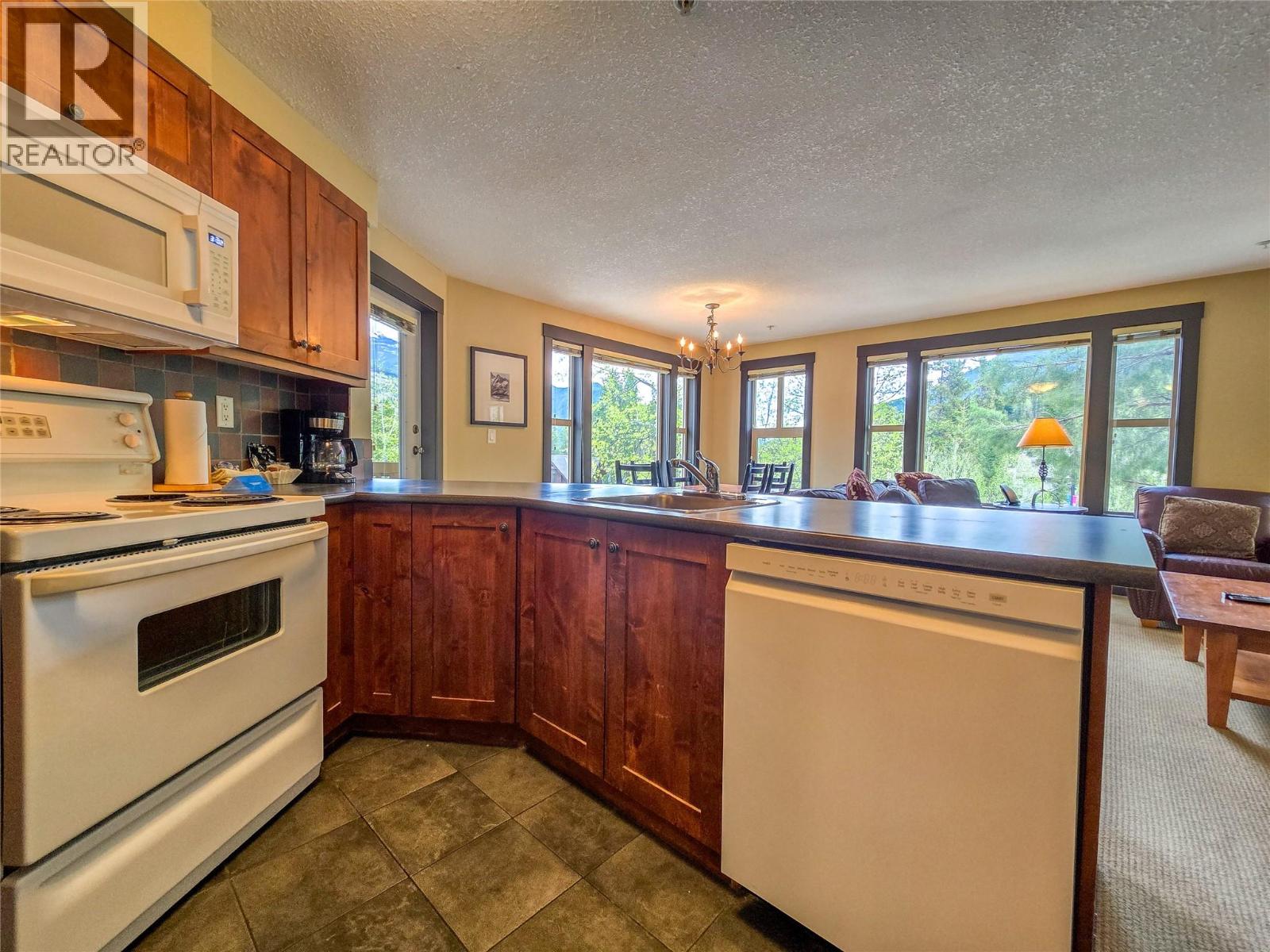 2070 Summit Drive Unit# 308, Panorama, British Columbia  V0A 1T0 - Photo 28 - 10385753
