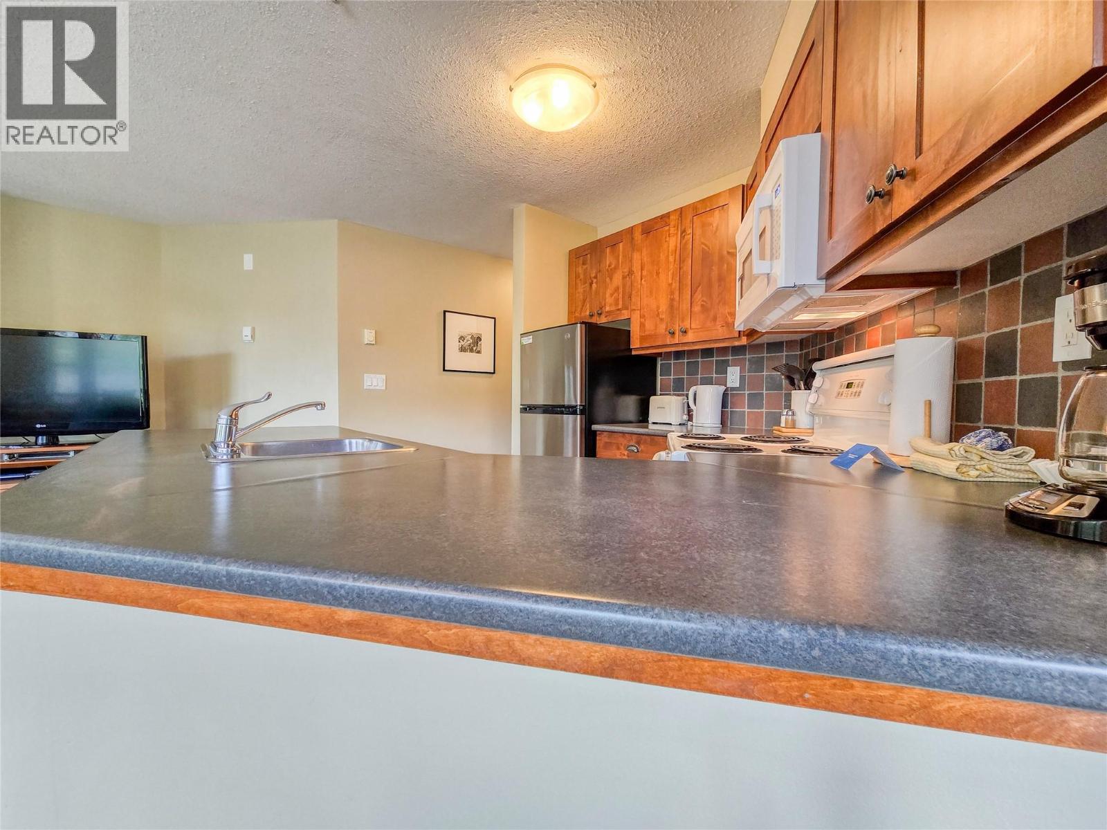 2070 Summit Drive Unit# 308, Panorama, British Columbia  V0A 1T0 - Photo 37 - 10385753