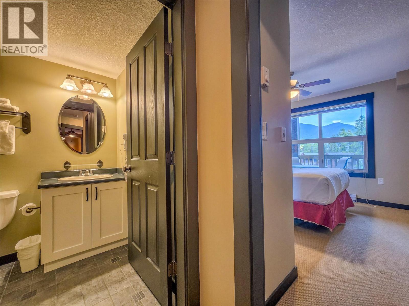 2070 Summit Drive Unit# 308, Panorama, British Columbia  V0A 1T0 - Photo 9 - 10385753