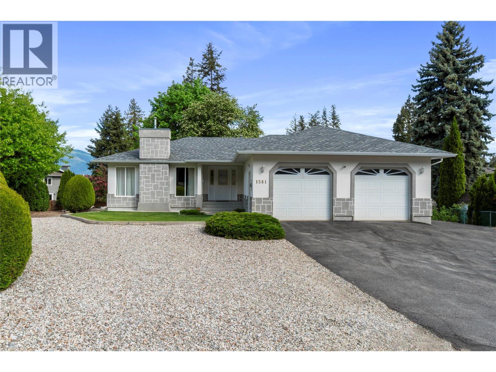 1581 16 Avenue SE, salmon arm, British Columbia