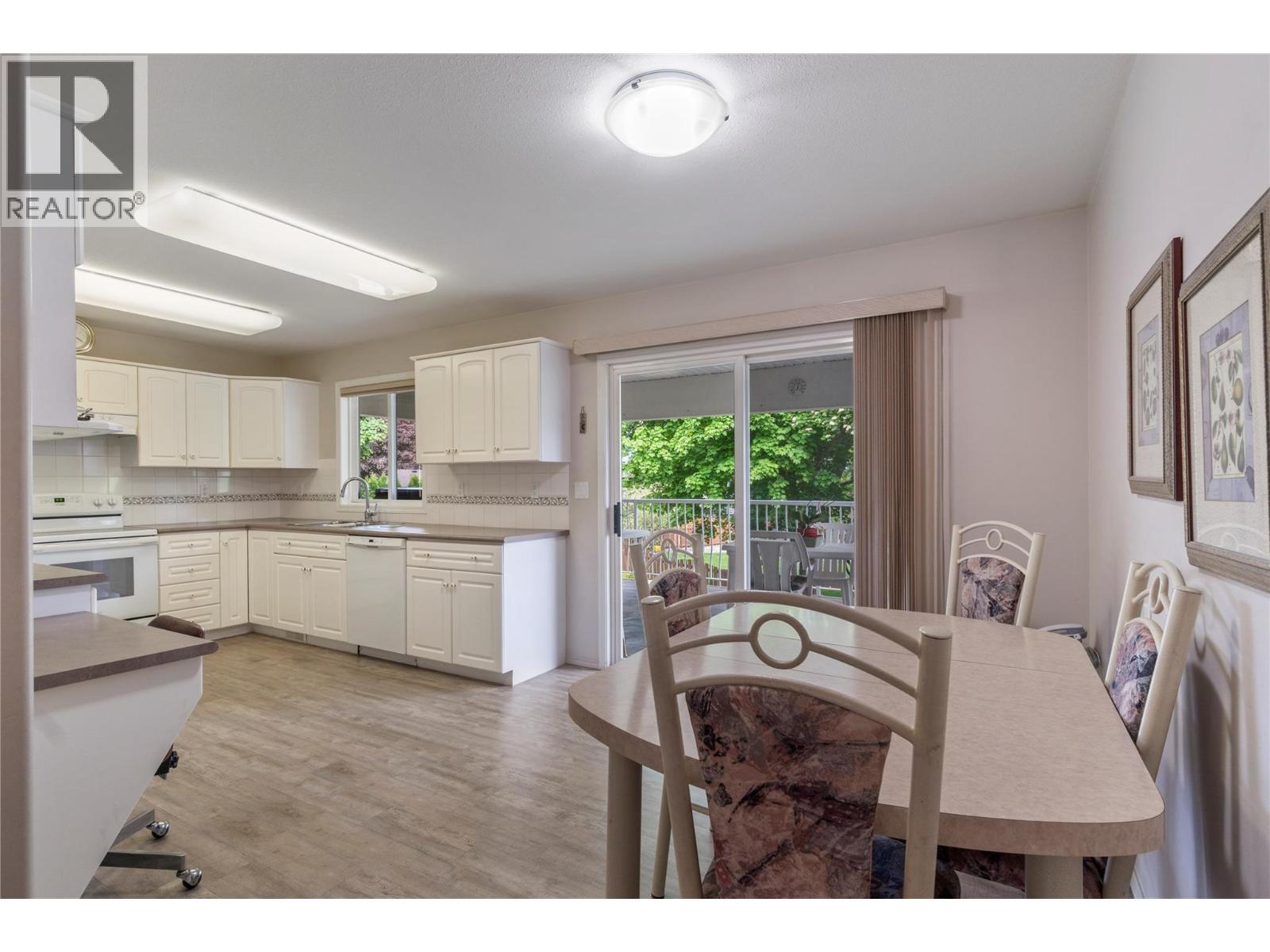 1581 16 Avenue Se, Salmon Arm, British Columbia  V1E 2M7 - Photo 13 - 10385570