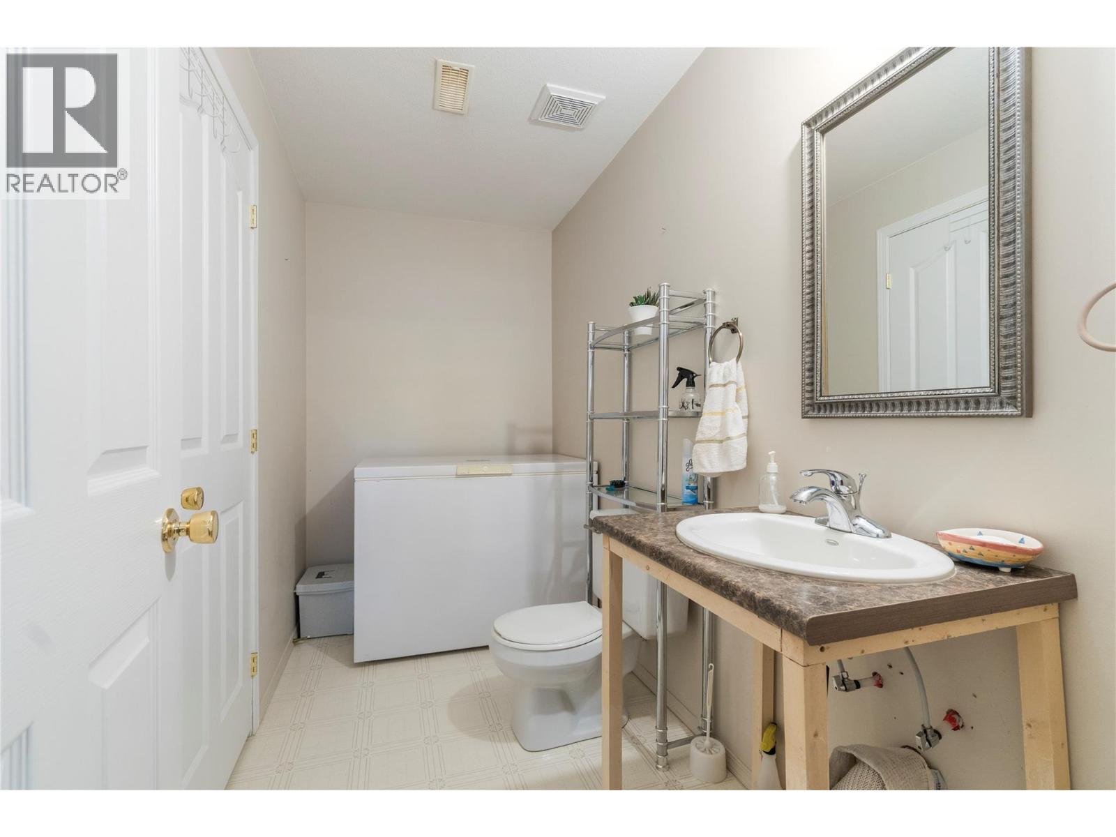 1581 16 Avenue Se, Salmon Arm, British Columbia  V1E 2M7 - Photo 44 - 10385570