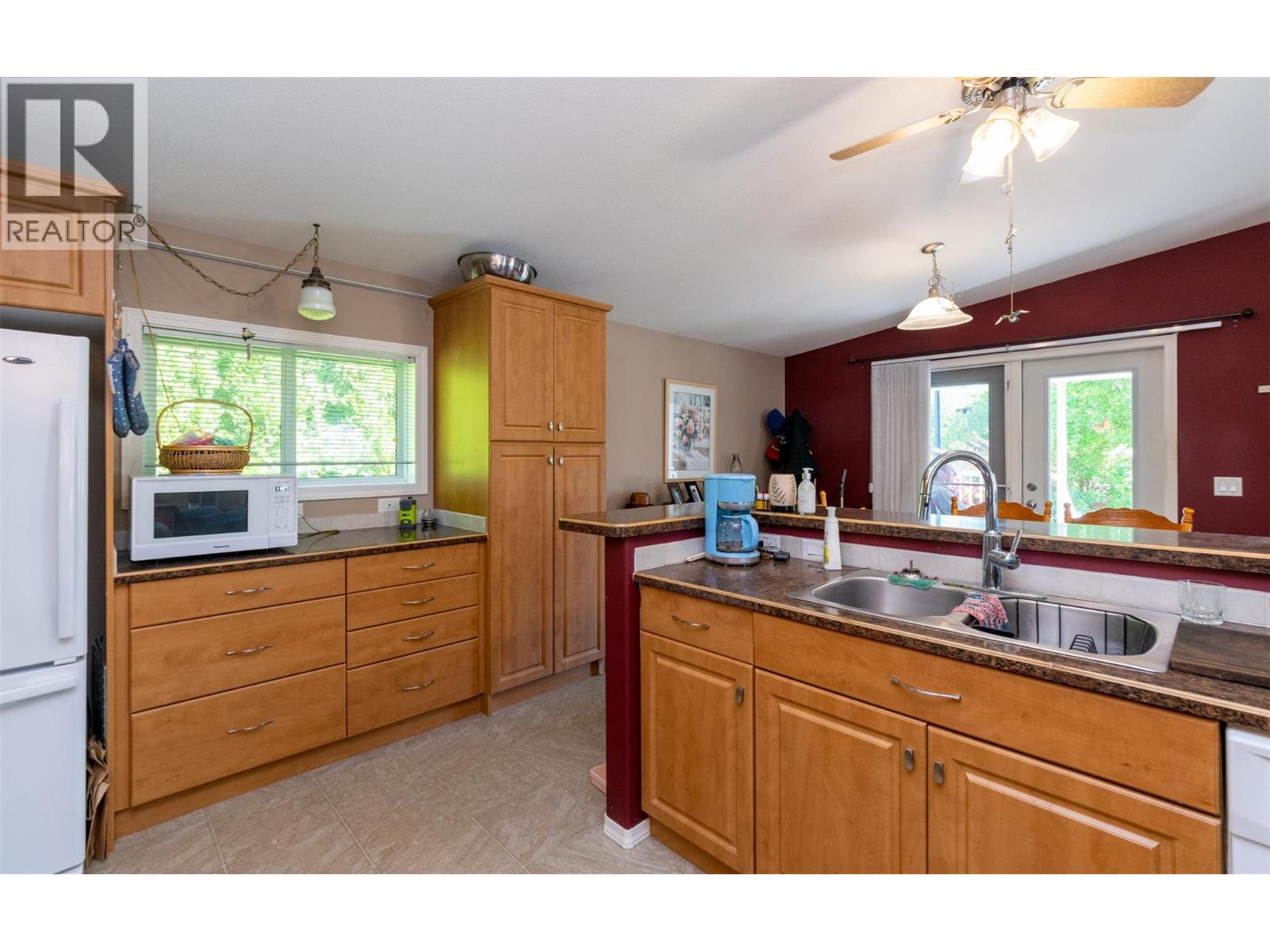 111 1 Street Se, Salmon Arm, British Columbia  V1E 4H6 - Photo 12 - 10386931