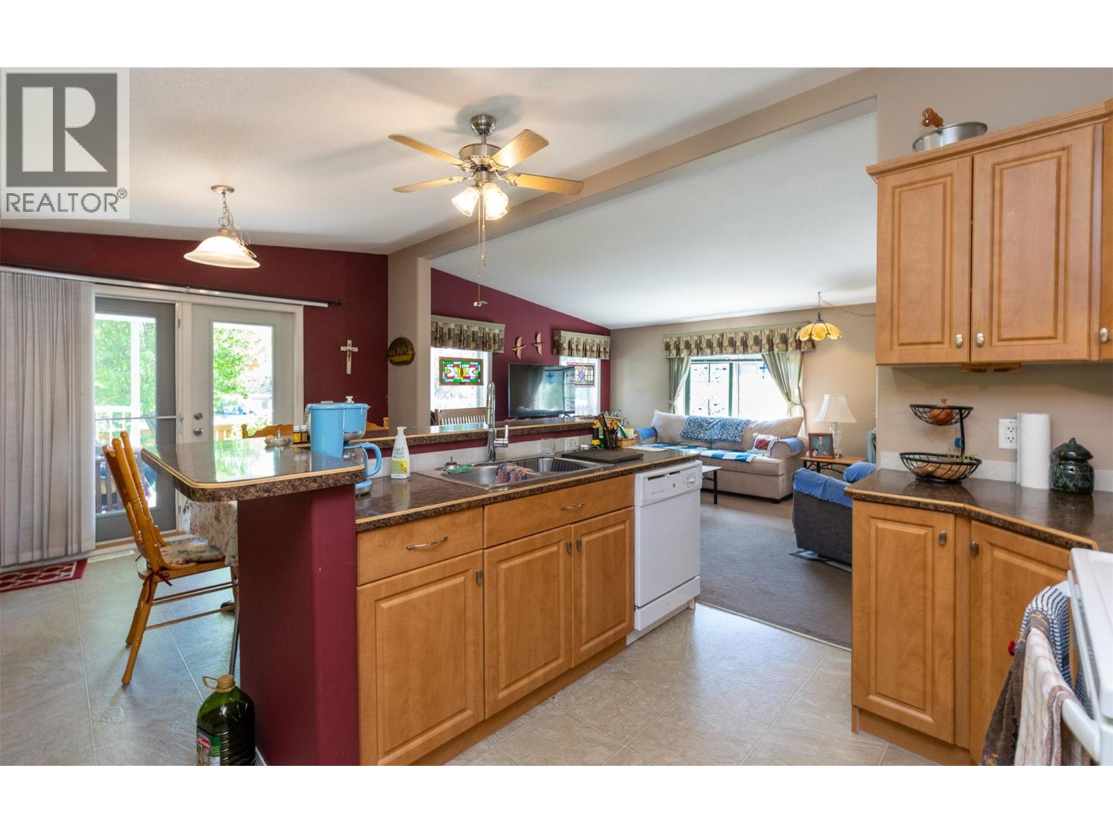 111 1 Street Se, Salmon Arm, British Columbia  V1E 4H6 - Photo 14 - 10386931