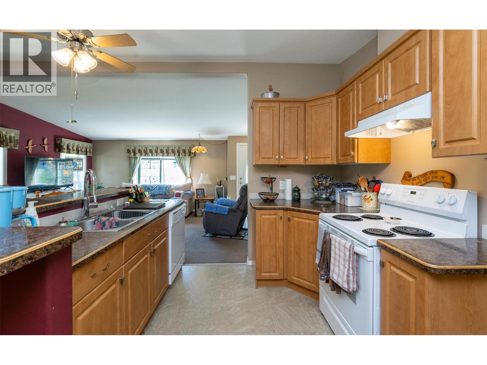 111 1 Street Se, Salmon Arm, British Columbia  V1E 4H6 - Photo 15 - 10386931