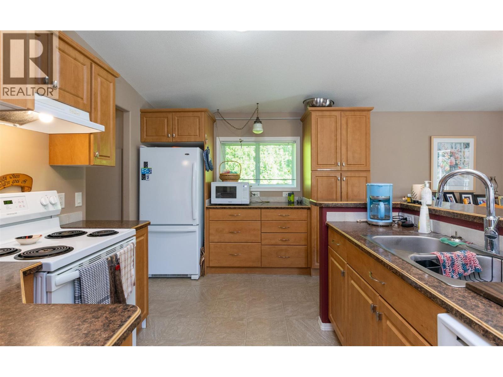 111 1 Street Se, Salmon Arm, British Columbia  V1E 4H6 - Photo 16 - 10386931