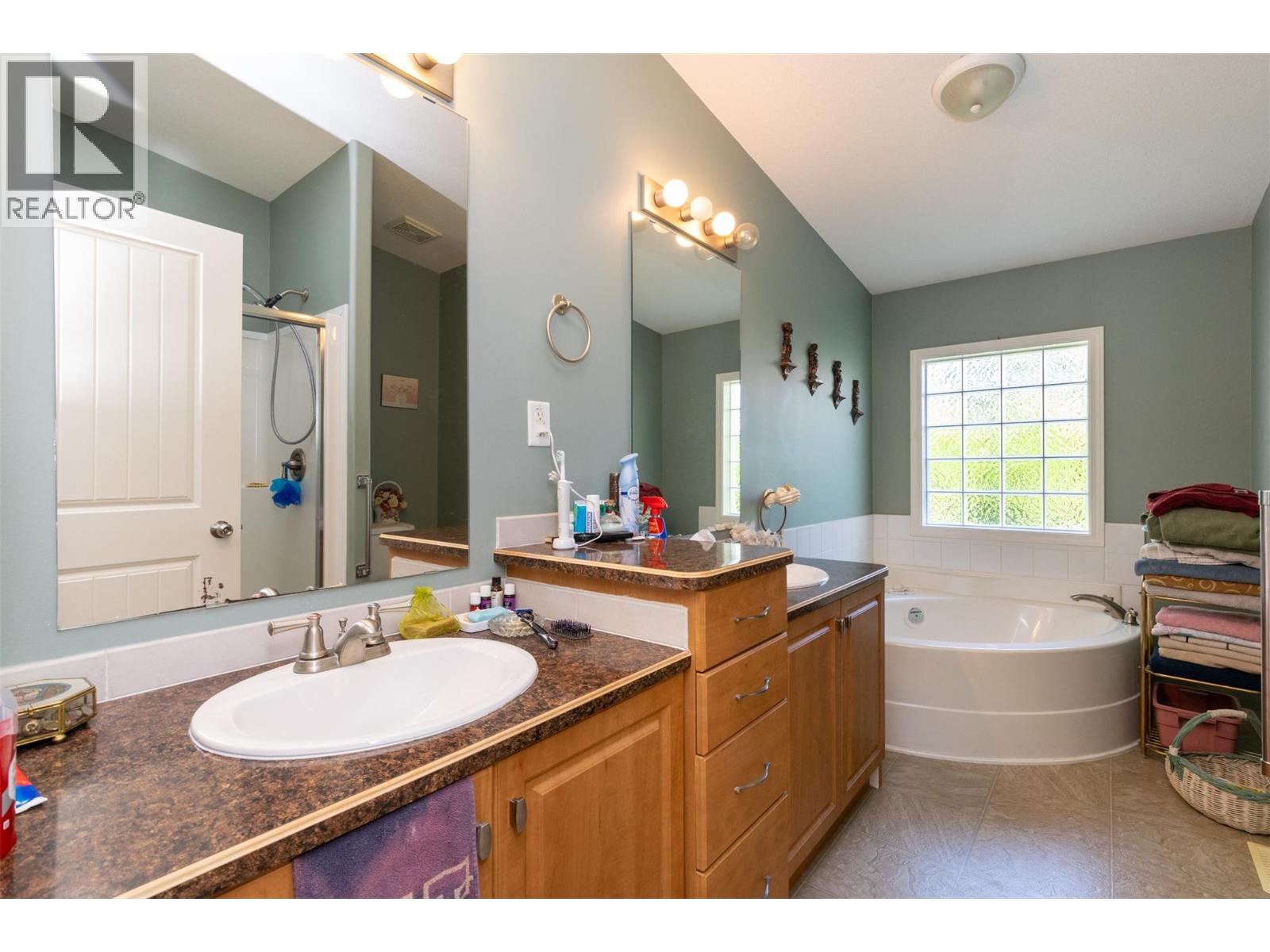 111 1 Street Se, Salmon Arm, British Columbia  V1E 4H6 - Photo 19 - 10386931