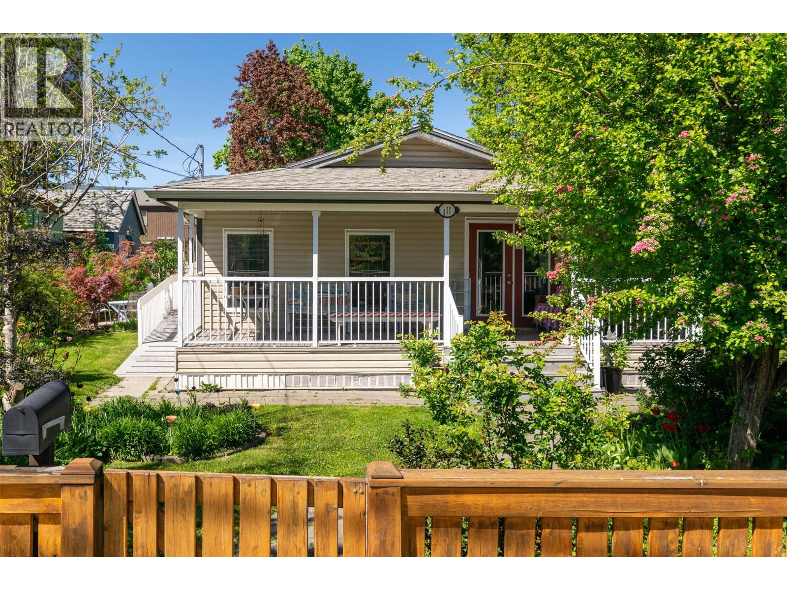 111 1 Street Se, Salmon Arm, British Columbia  V1E 4H6 - Photo 25 - 10386931