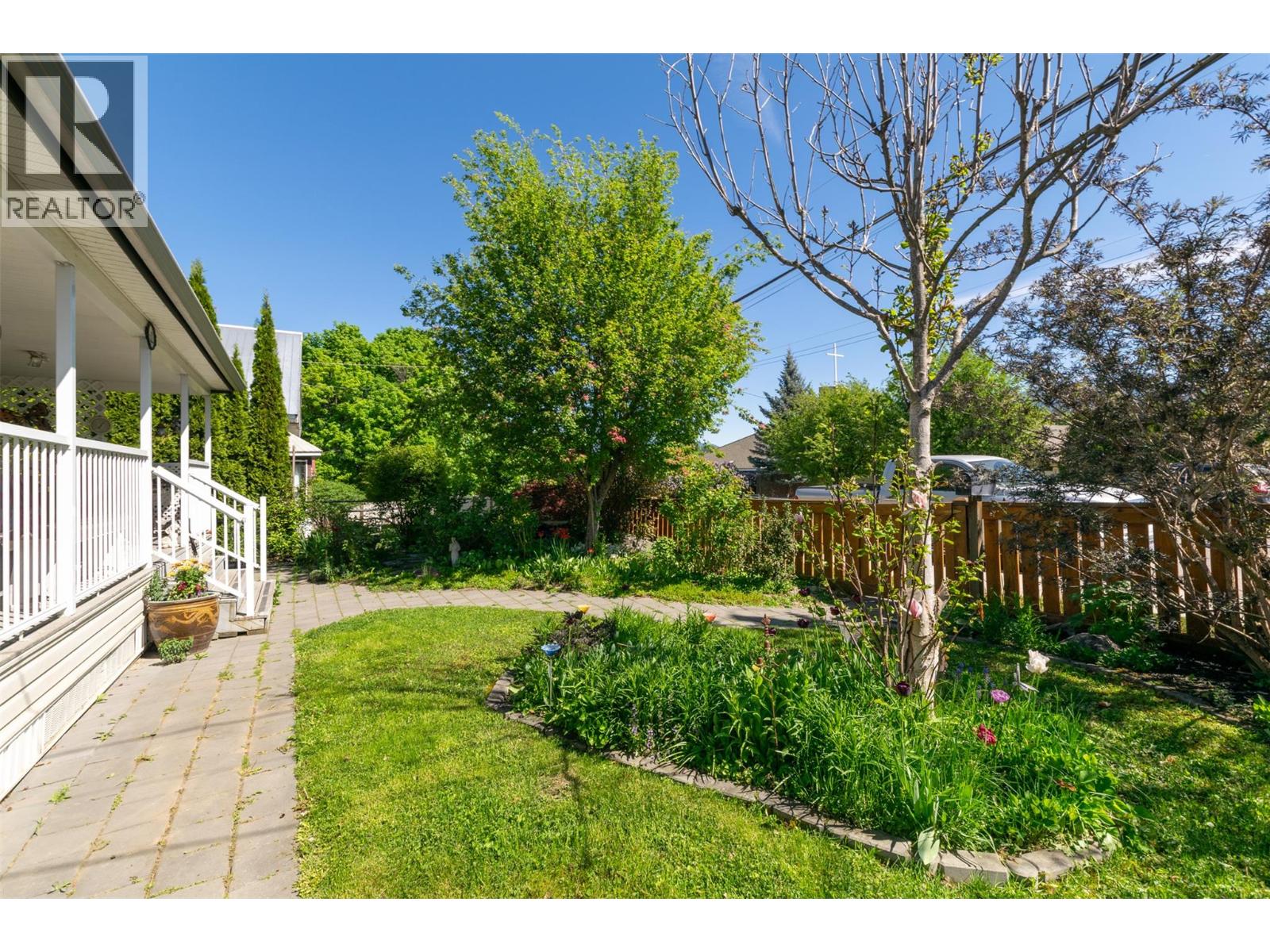 111 1 Street Se, Salmon Arm, British Columbia  V1E 4H6 - Photo 31 - 10386931