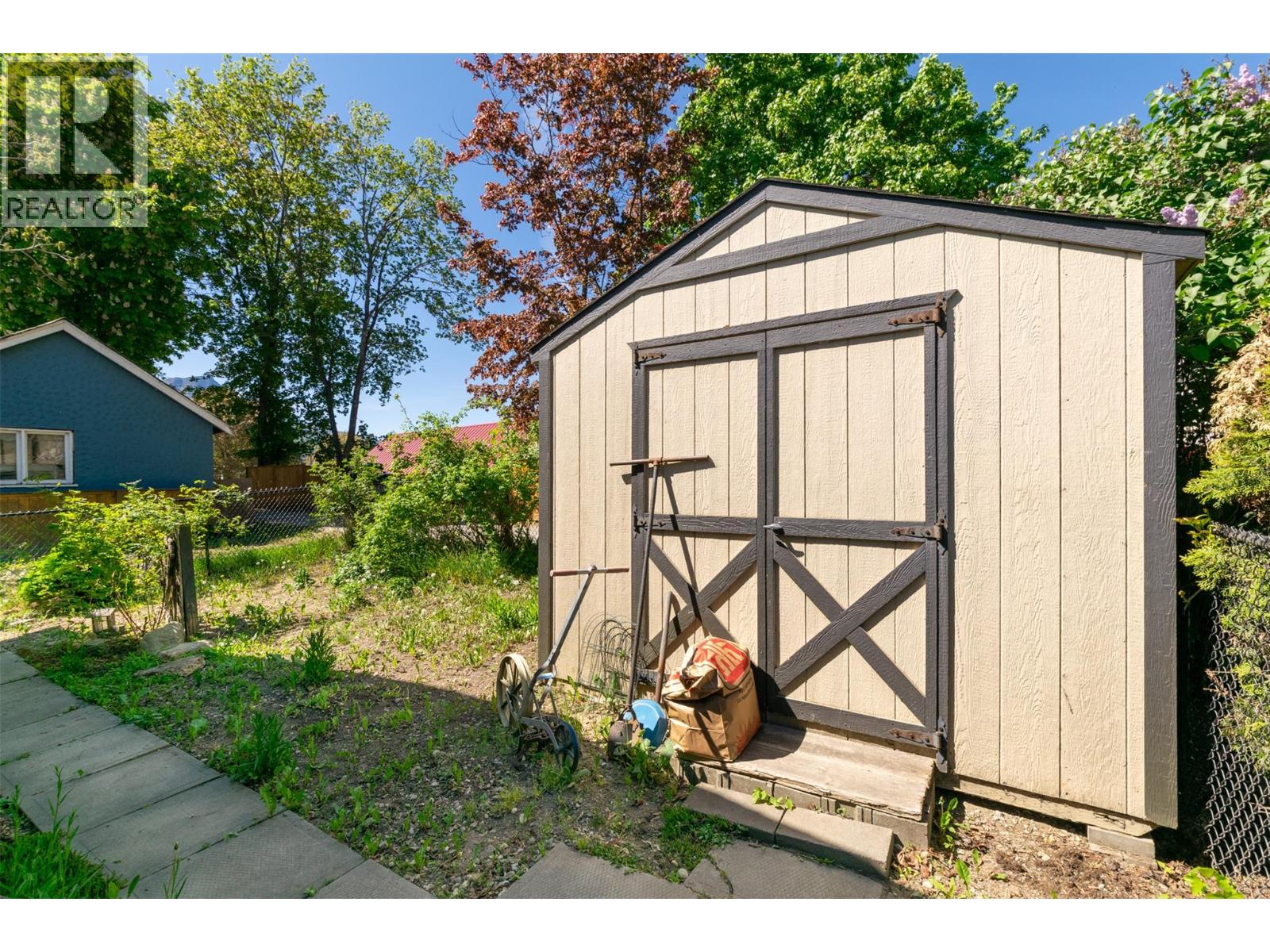 111 1 Street Se, Salmon Arm, British Columbia  V1E 4H6 - Photo 39 - 10386931