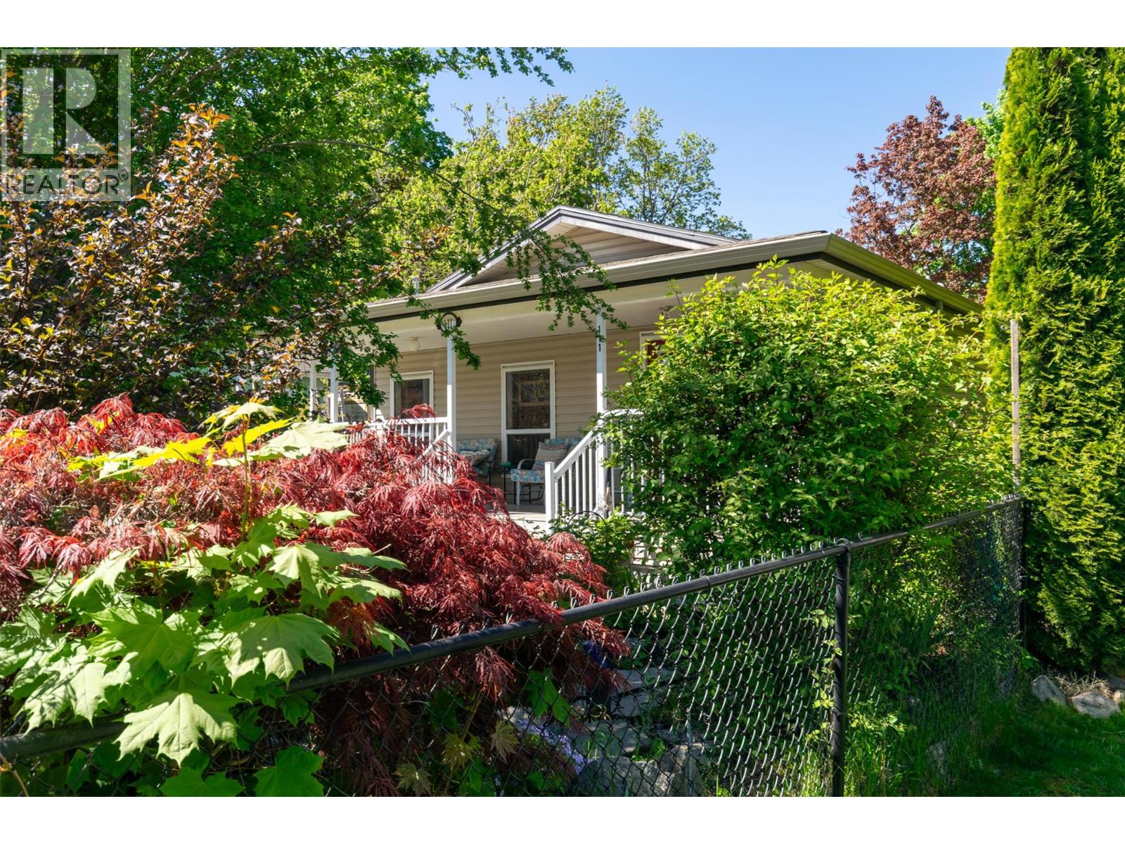 111 1 Street Se, Salmon Arm, British Columbia  V1E 4H6 - Photo 40 - 10386931