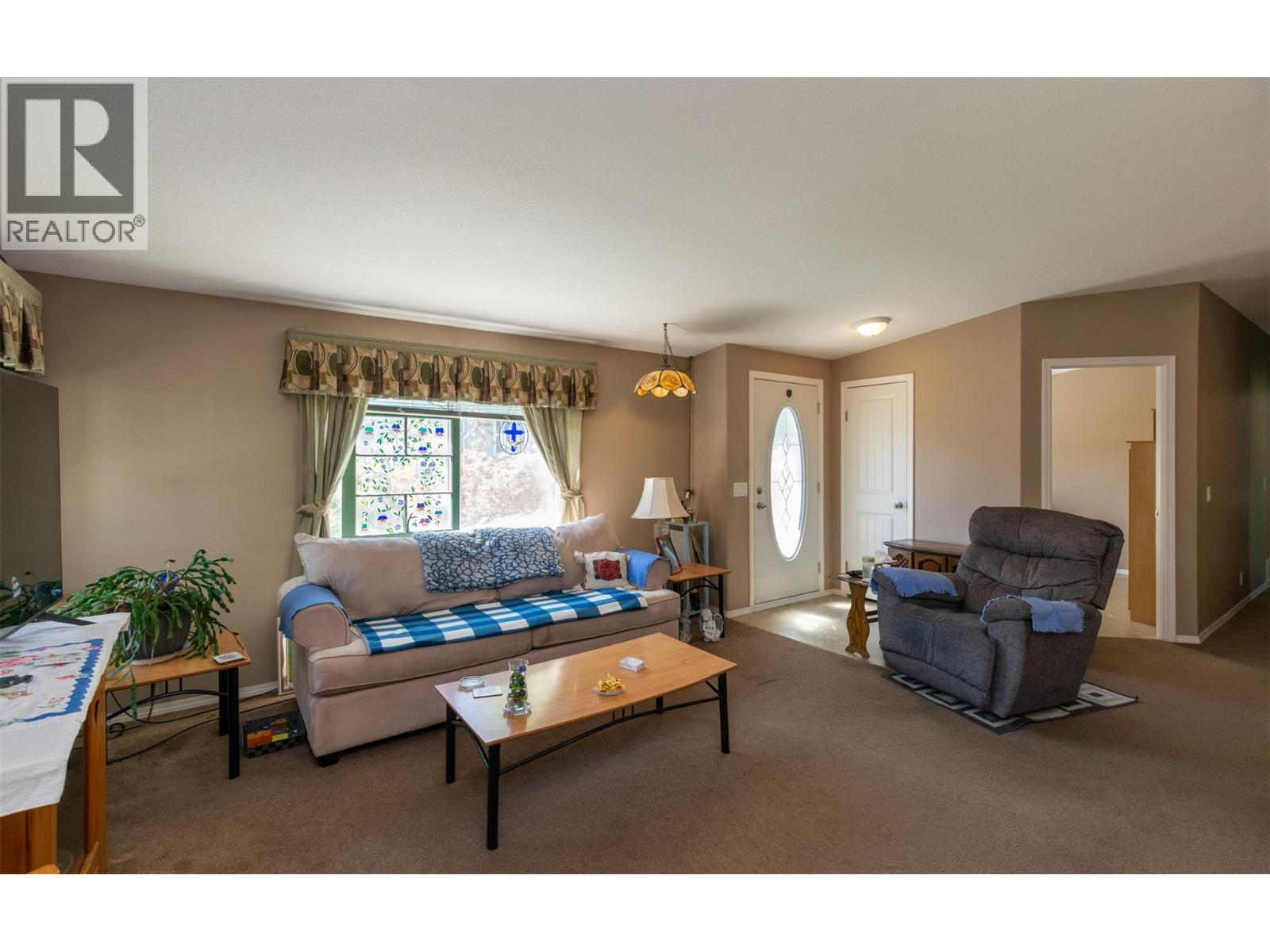 111 1 Street Se, Salmon Arm, British Columbia  V1E 4H6 - Photo 5 - 10386931