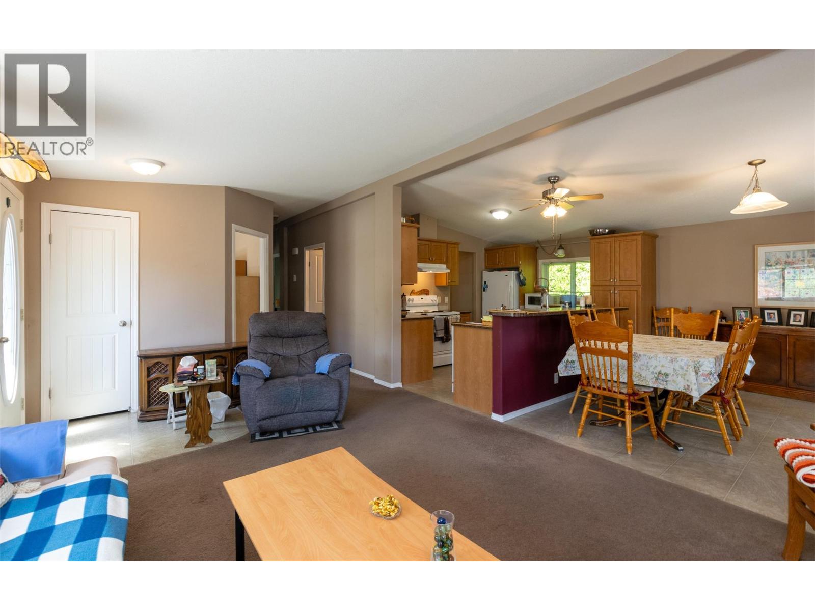 111 1 Street Se, Salmon Arm, British Columbia  V1E 4H6 - Photo 6 - 10386931