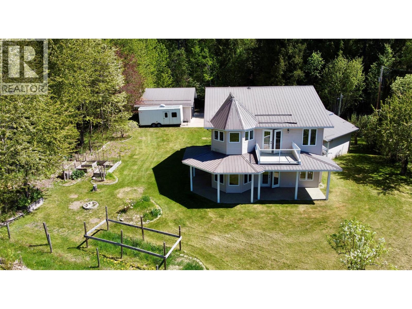 1830 Stepp Pit Road, Sicamous, British Columbia  V0E 2V0 - Photo 6 - 10386490