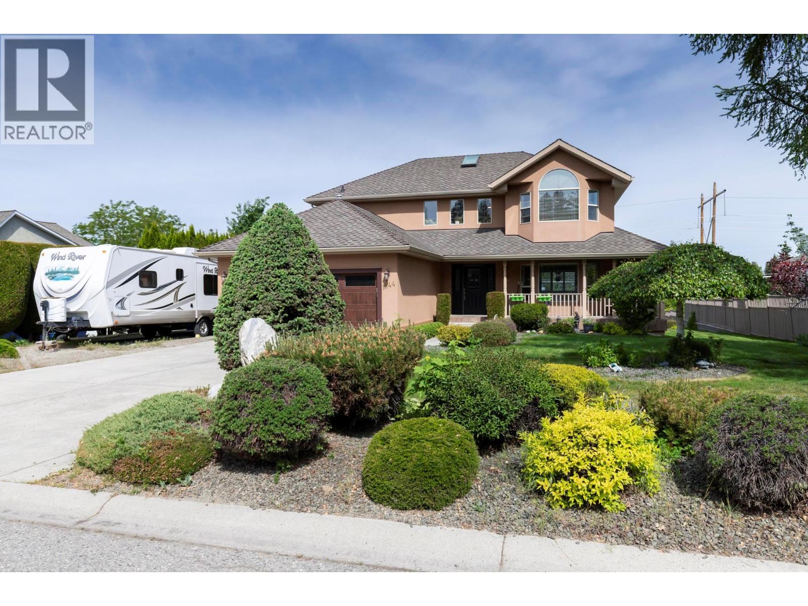 1544 Woodridge Road, kelowna, British Columbia