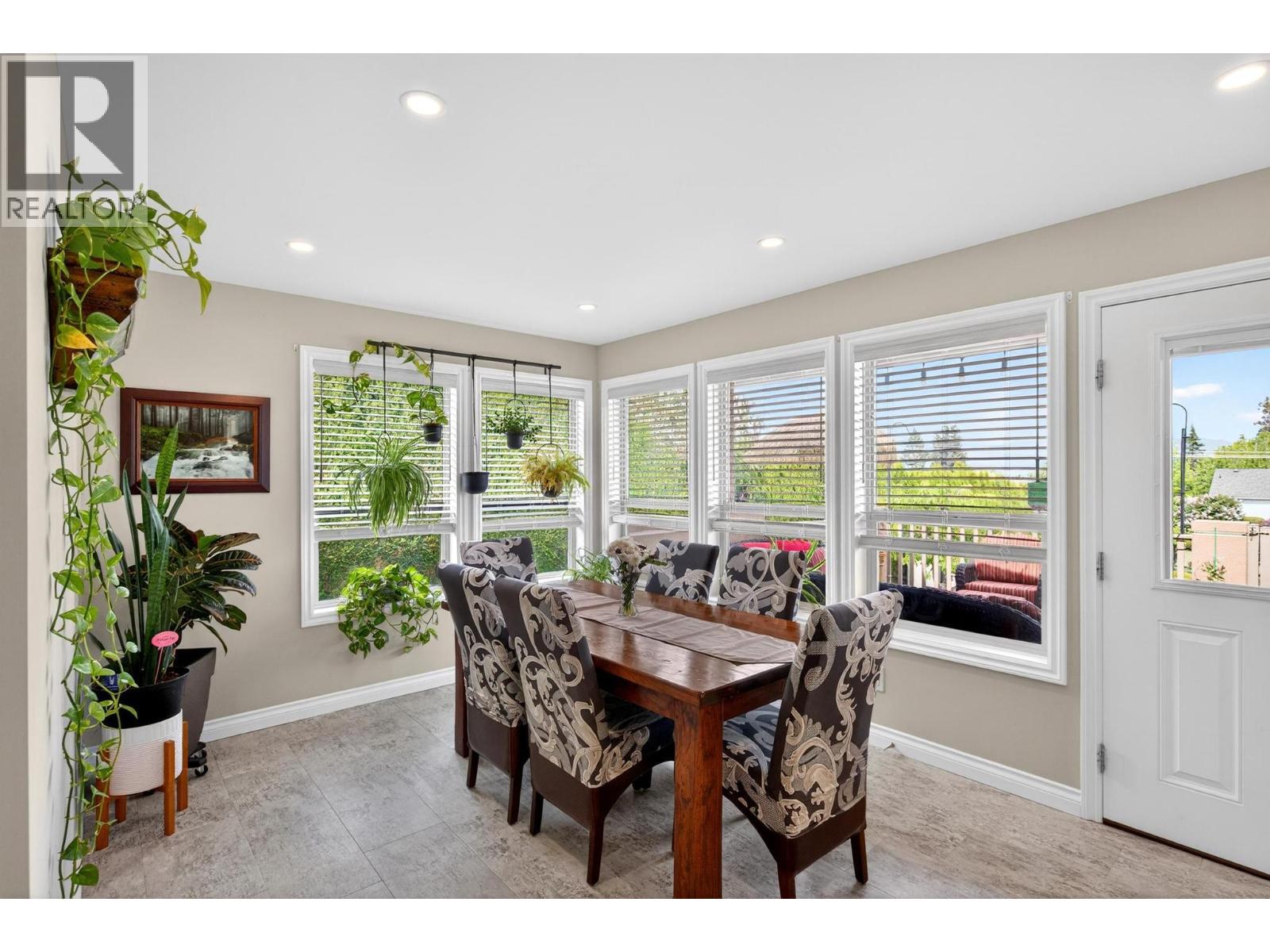 1544 Woodridge Road, Kelowna, British Columbia  V1W 2Z9 - Photo 13 - 10386230