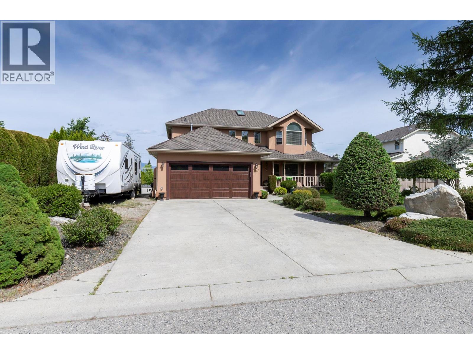 1544 Woodridge Road, Kelowna, British Columbia  V1W 2Z9 - Photo 2 - 10386230