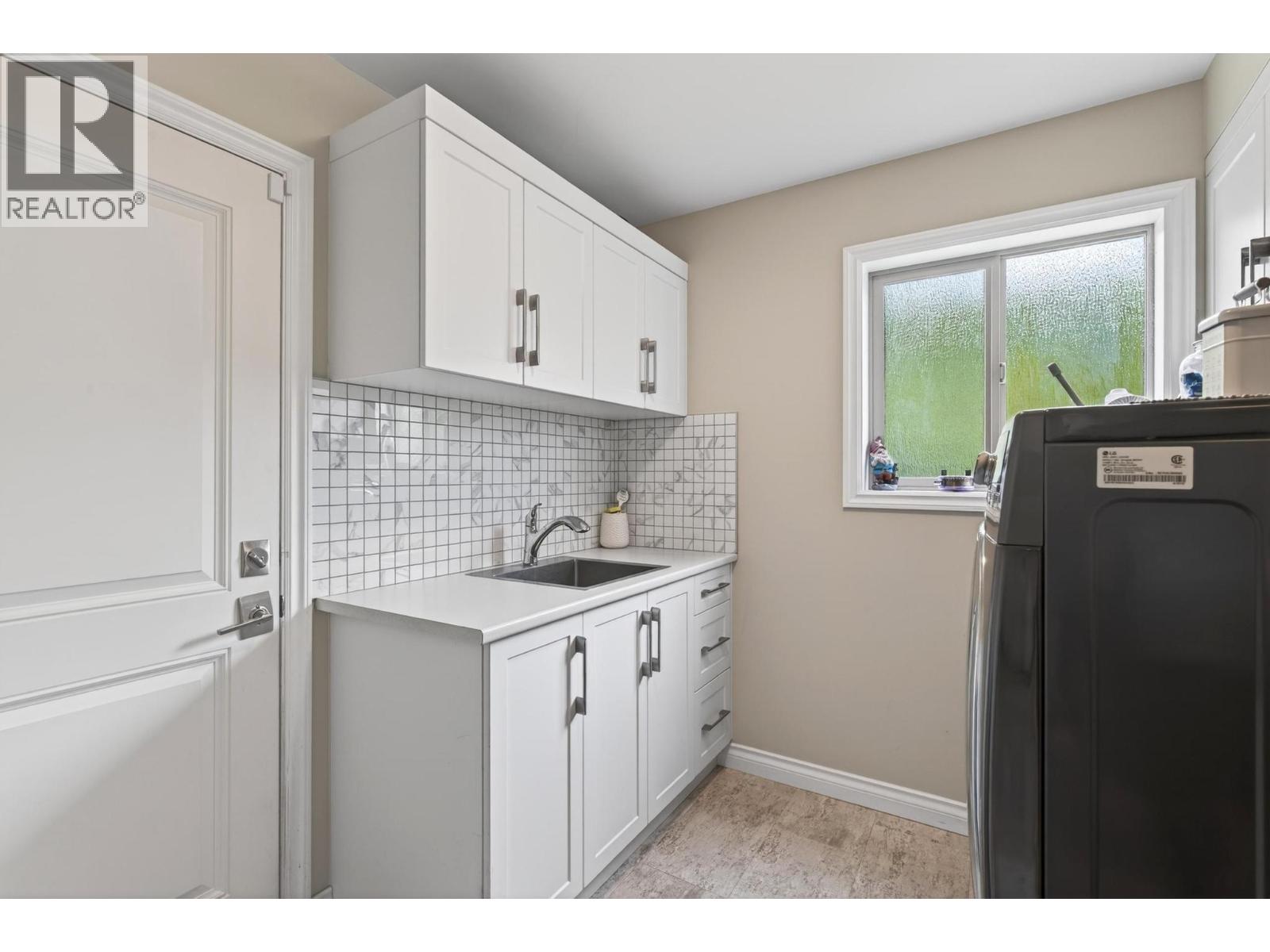 1544 Woodridge Road, Kelowna, British Columbia  V1W 2Z9 - Photo 30 - 10386230