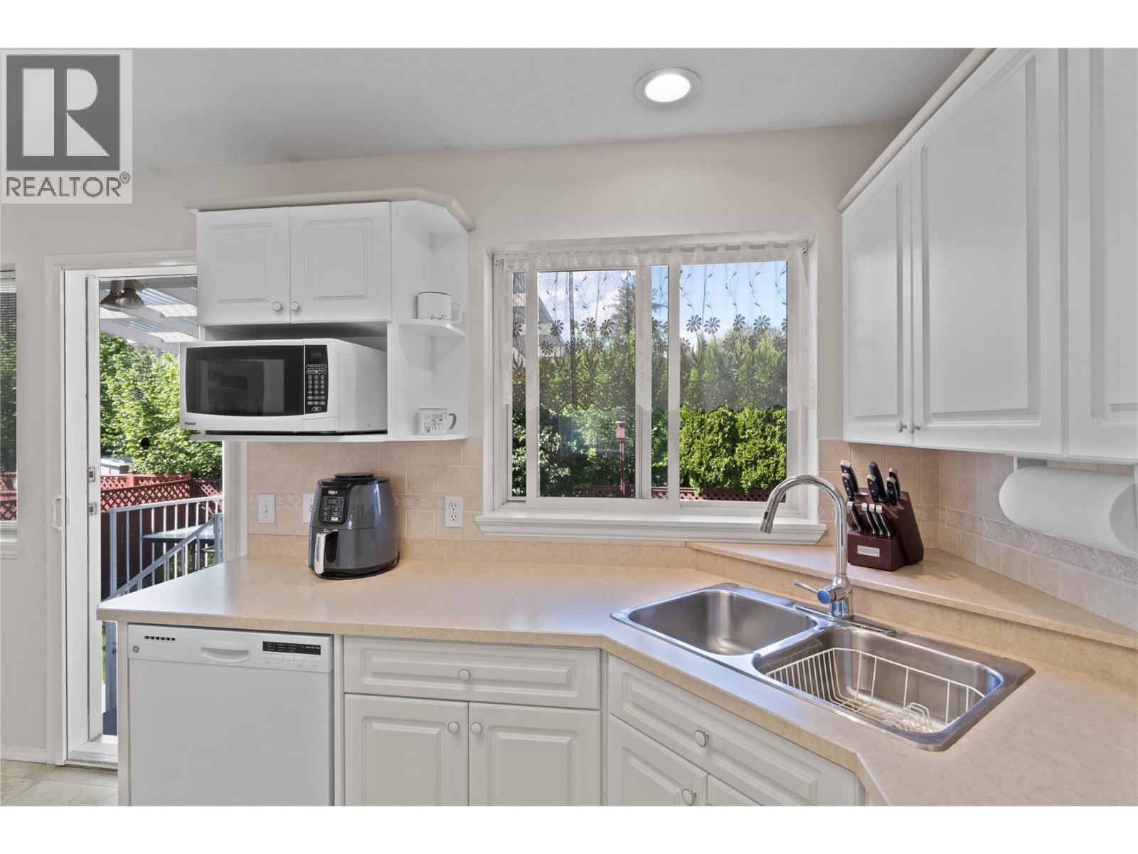 2655 Westsyde Road Unit# 12, Kamloops, British Columbia  V2B 7C7 - Photo 8 - 10387230