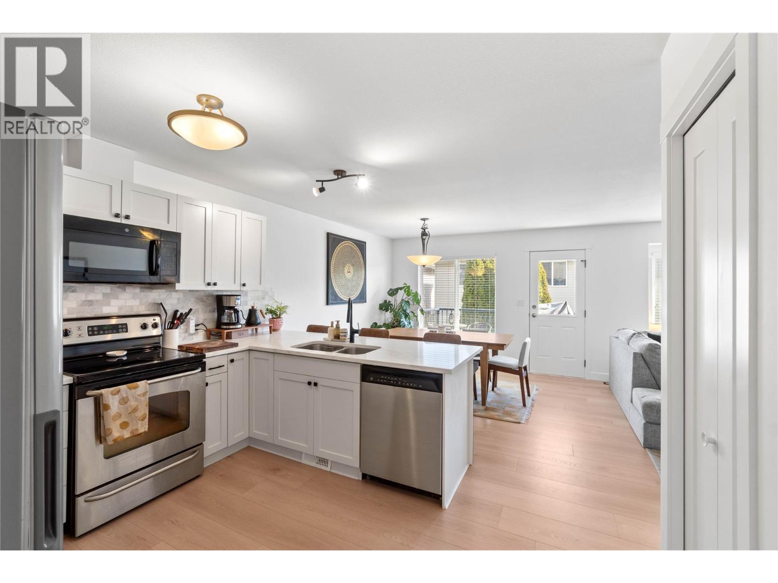 1760 Copperhead Drive Unit# 16, Kamloops, British Columbia  V1S 2B4 - Photo 2 - 10387295