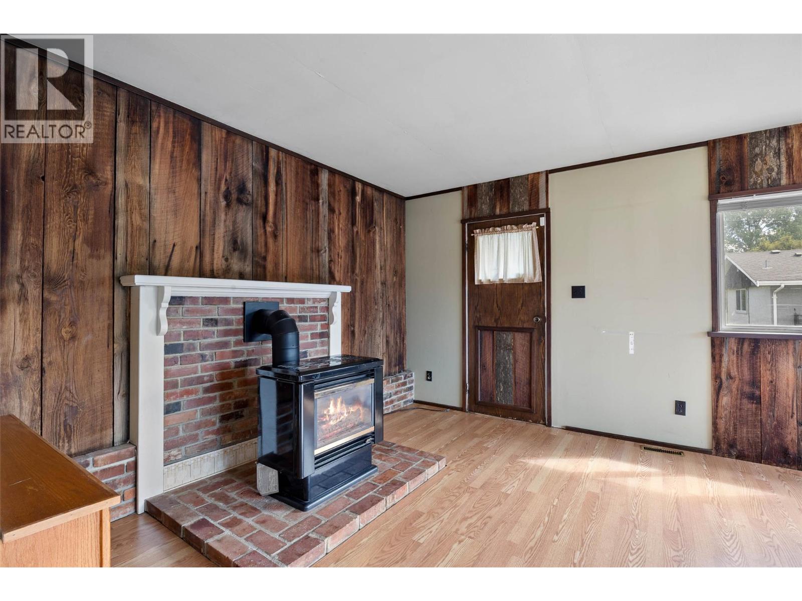 594 Brentwood Avenue, Kamloops, British Columbia  V2B 1P3 - Photo 12 - 10387156