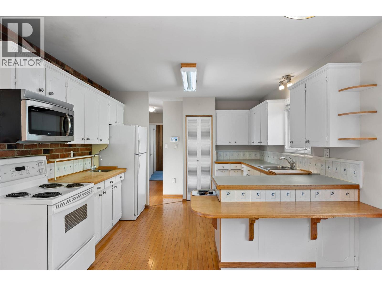 594 Brentwood Avenue, Kamloops, British Columbia  V2B 1P3 - Photo 8 - 10387156