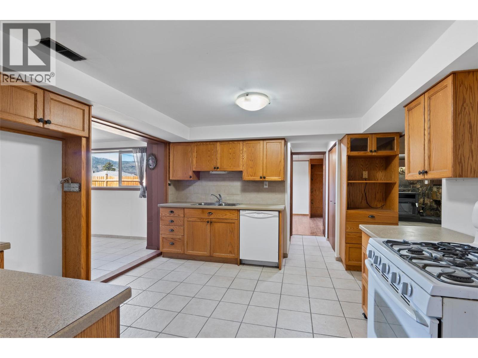 1027 Moncton Avenue, Kamloops, British Columbia  V2B 1S5 - Photo 23 - 10387356