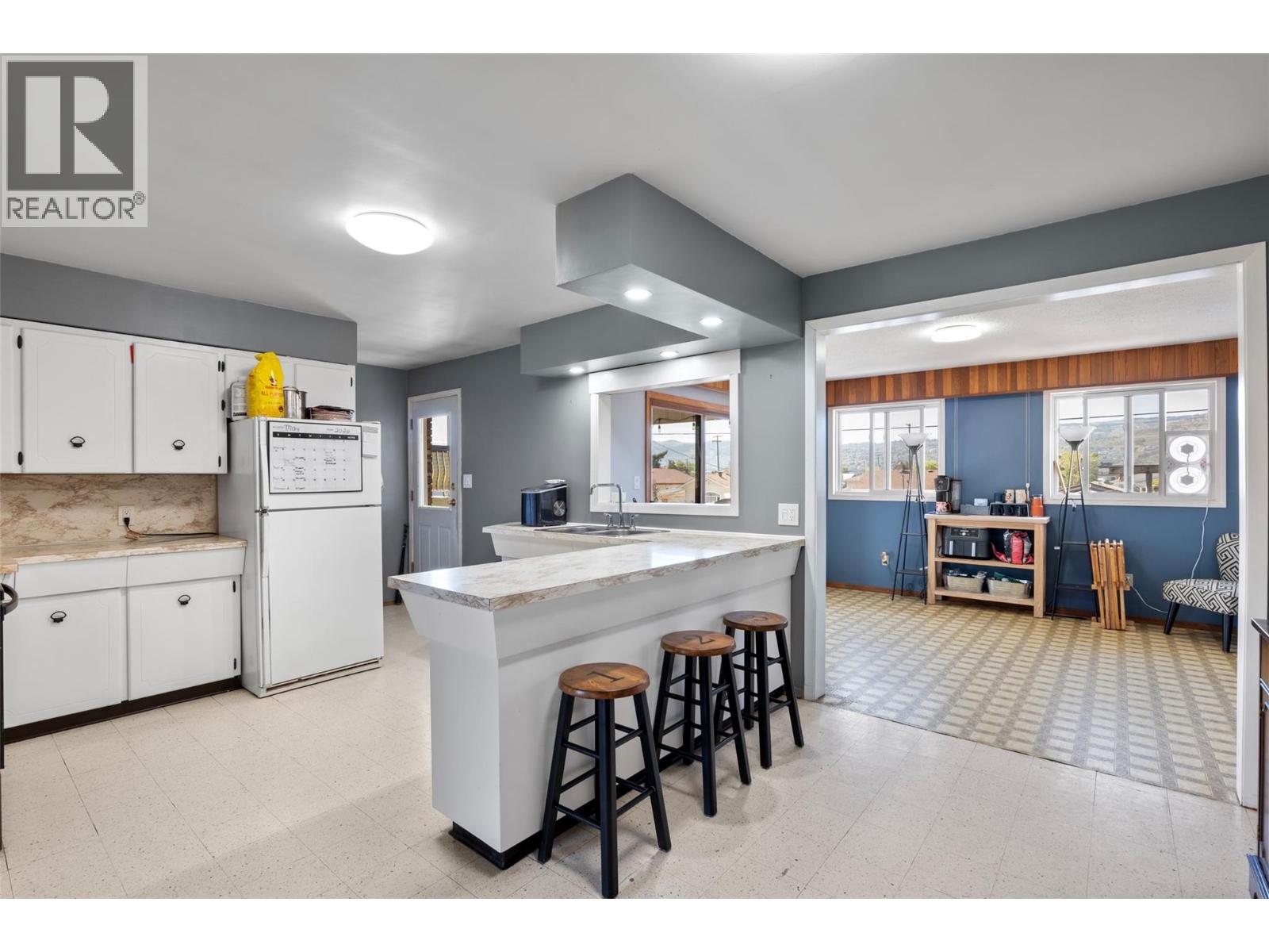 1027 Moncton Avenue, Kamloops, British Columbia  V2B 1S5 - Photo 9 - 10387356