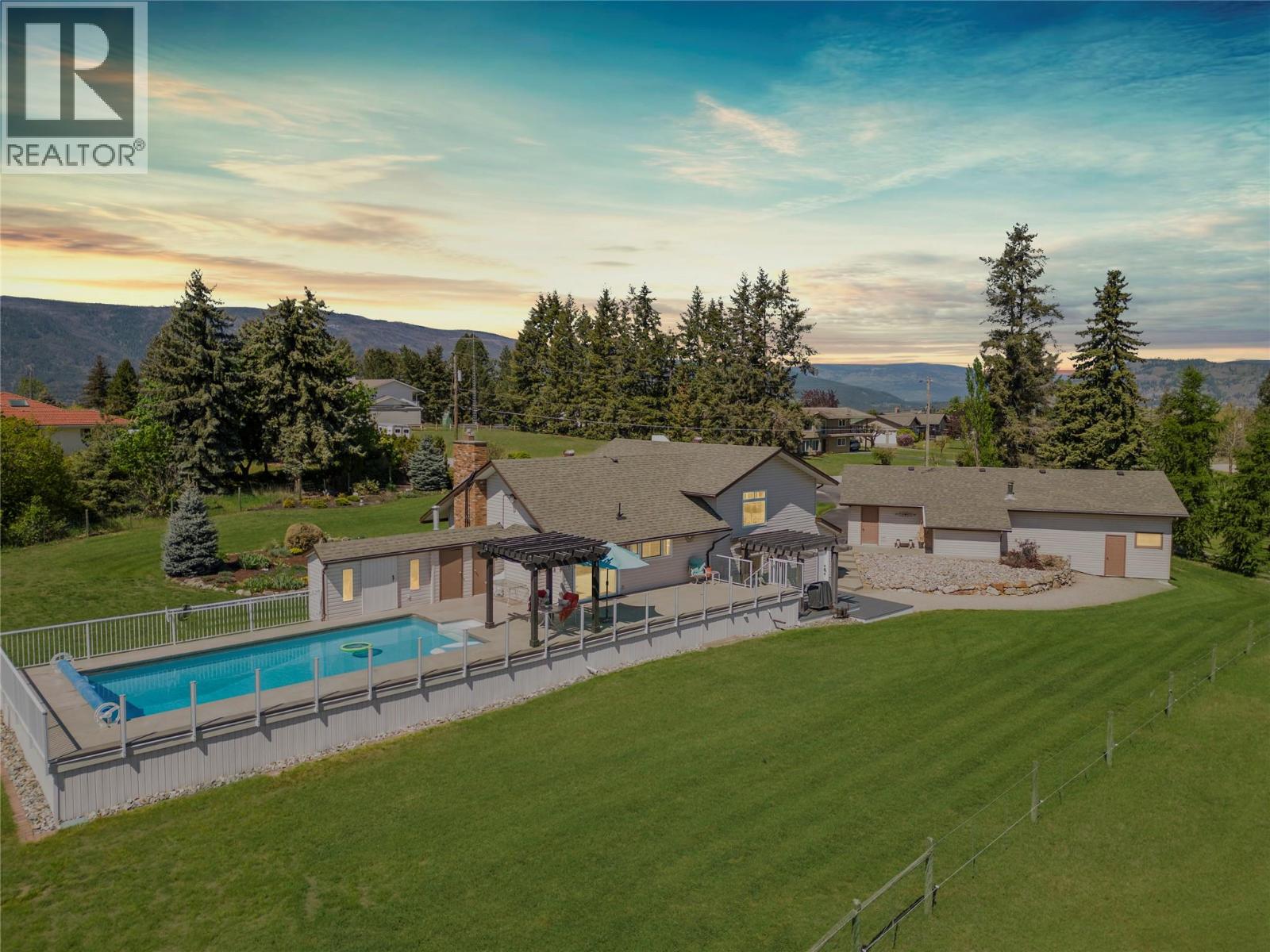 186 Stepping Stones Crescent, Spallumcheen, British Columbia  V1H 1X2 - Photo 3 - 10386809