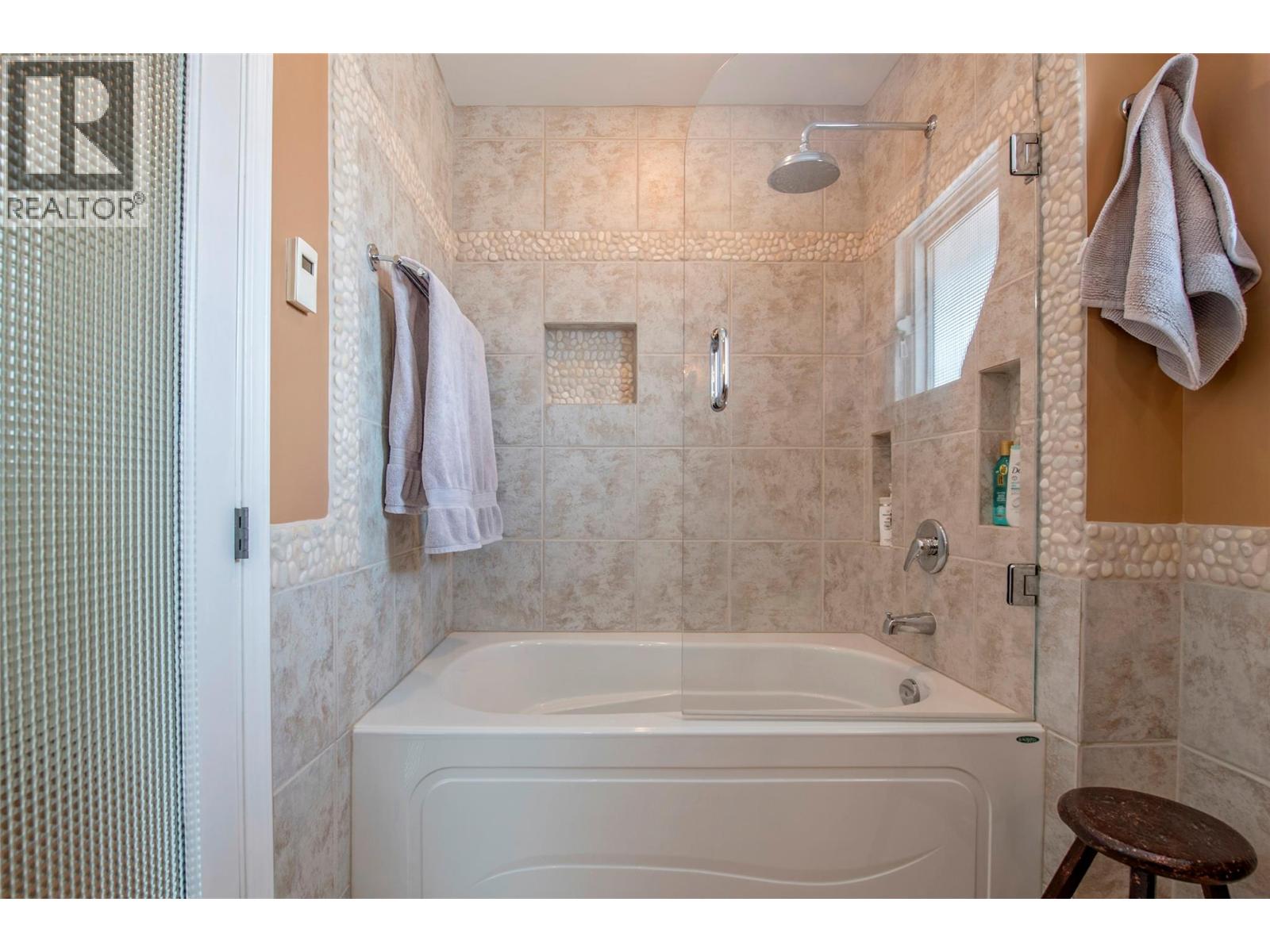 186 Stepping Stones Crescent, Spallumcheen, British Columbia  V1H 1X2 - Photo 34 - 10386809